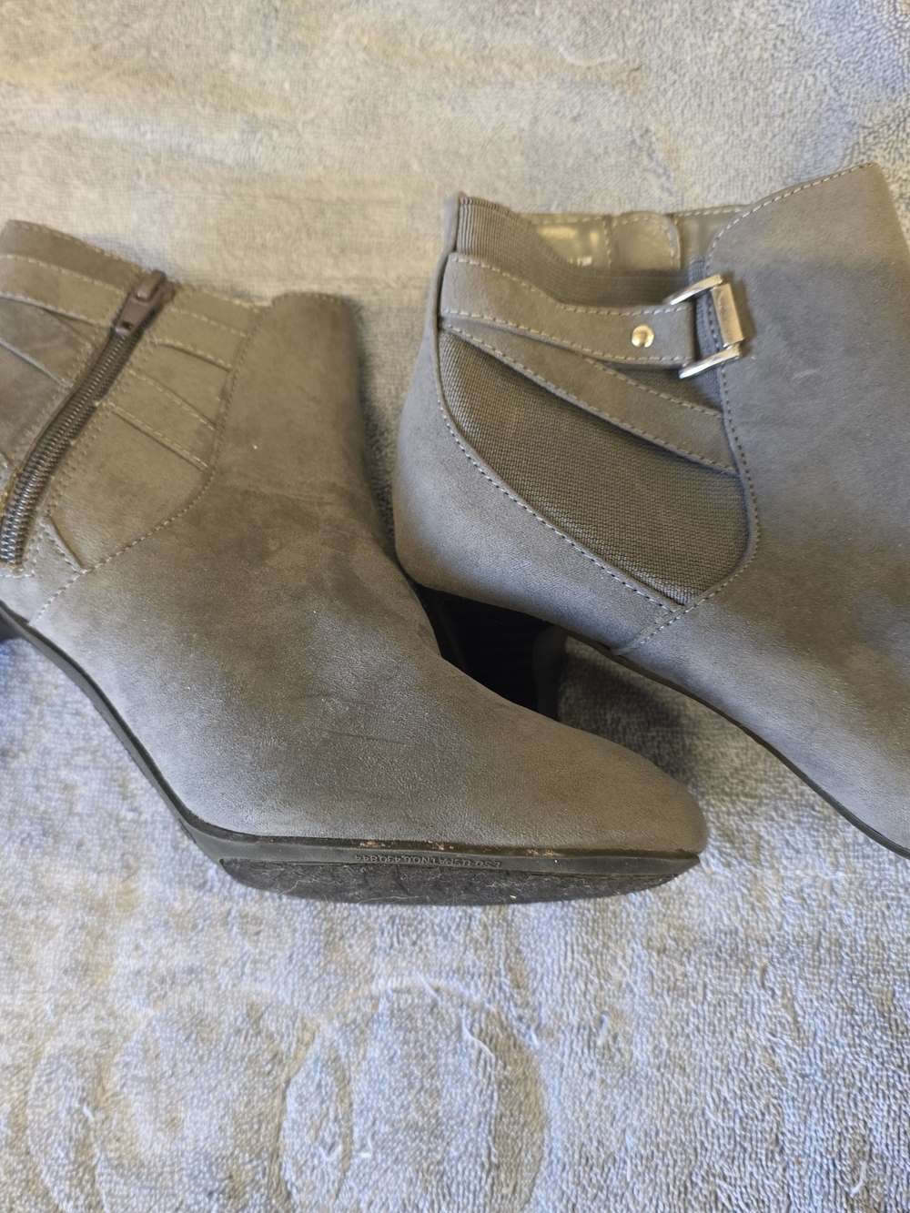 Women's Dex Flex Comfort Grey Suede Ankle Booties with Buckle Size 7.5 W
